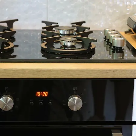 Apartament Vitan מלון *