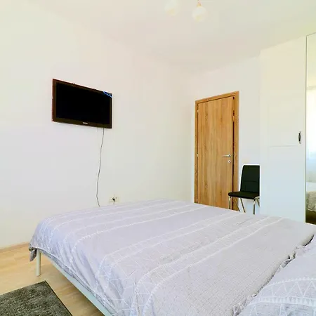 Готель Apartament Vitan *