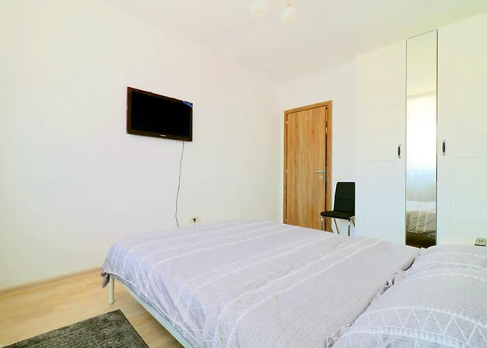 Готель Apartament Vitan *